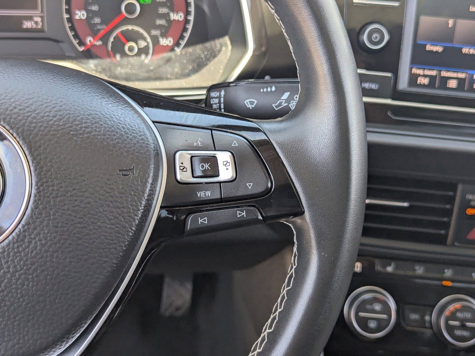 Used 2021 Volkswagen Jetta SE FWD image 24