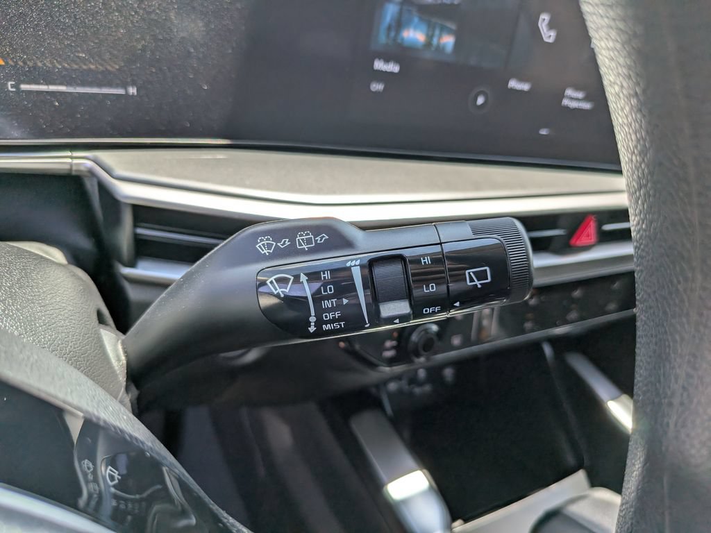 Certified 2024 Kia Sorento LX FWD image 33