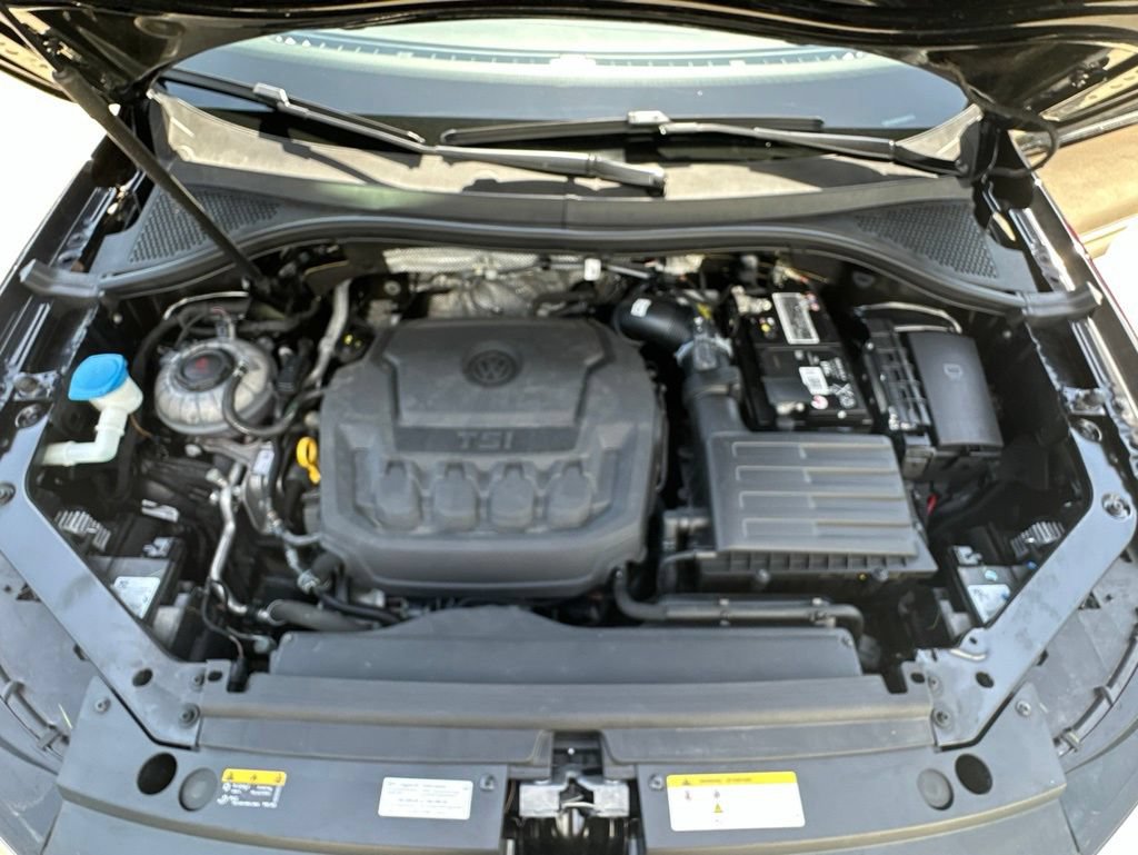 Used 2023 Volkswagen Tiguan SEL R-Line AWD/4WD image 32