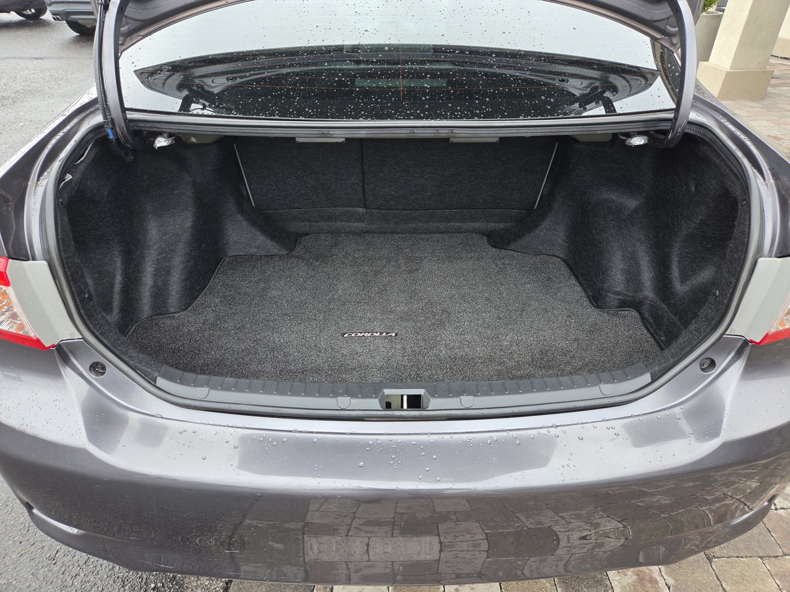 Used 2013 Toyota Corolla LE FWD image 14