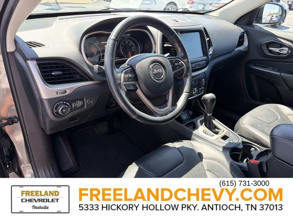 Used 2016 Jeep Cherokee Limited w/ Luxury Group FWD image 26