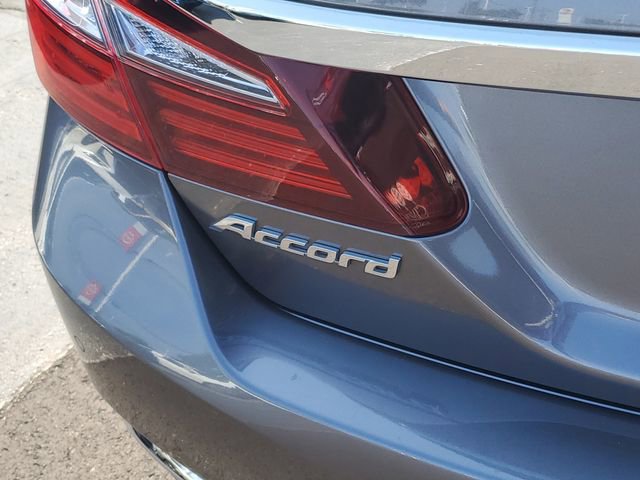 Used 2017 Honda Accord Touring image 7