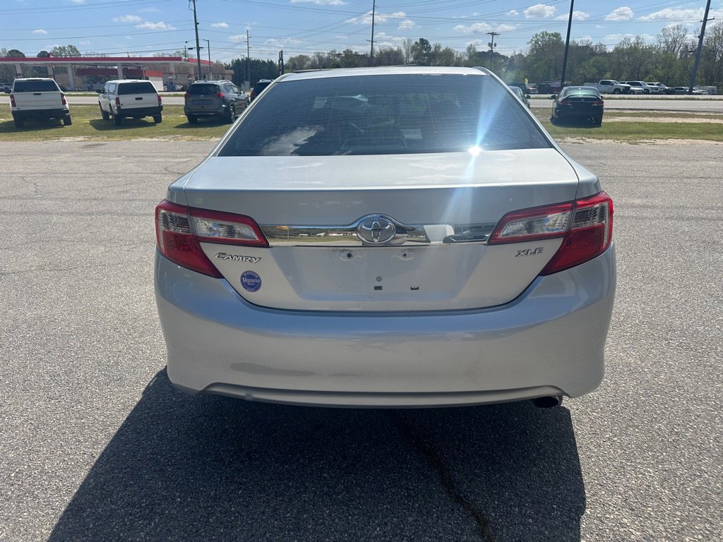 Used 2013 Toyota Camry XLE w/ Preferred Accessory Pkg FWD image 4