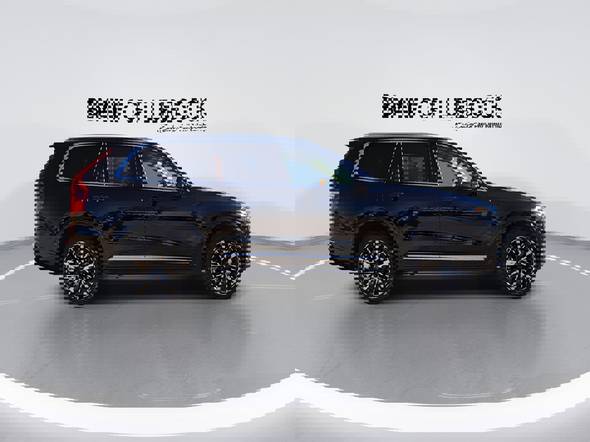 Used 2025 Volvo XC90 B5 Plus w/ Protection Package Premier image 9