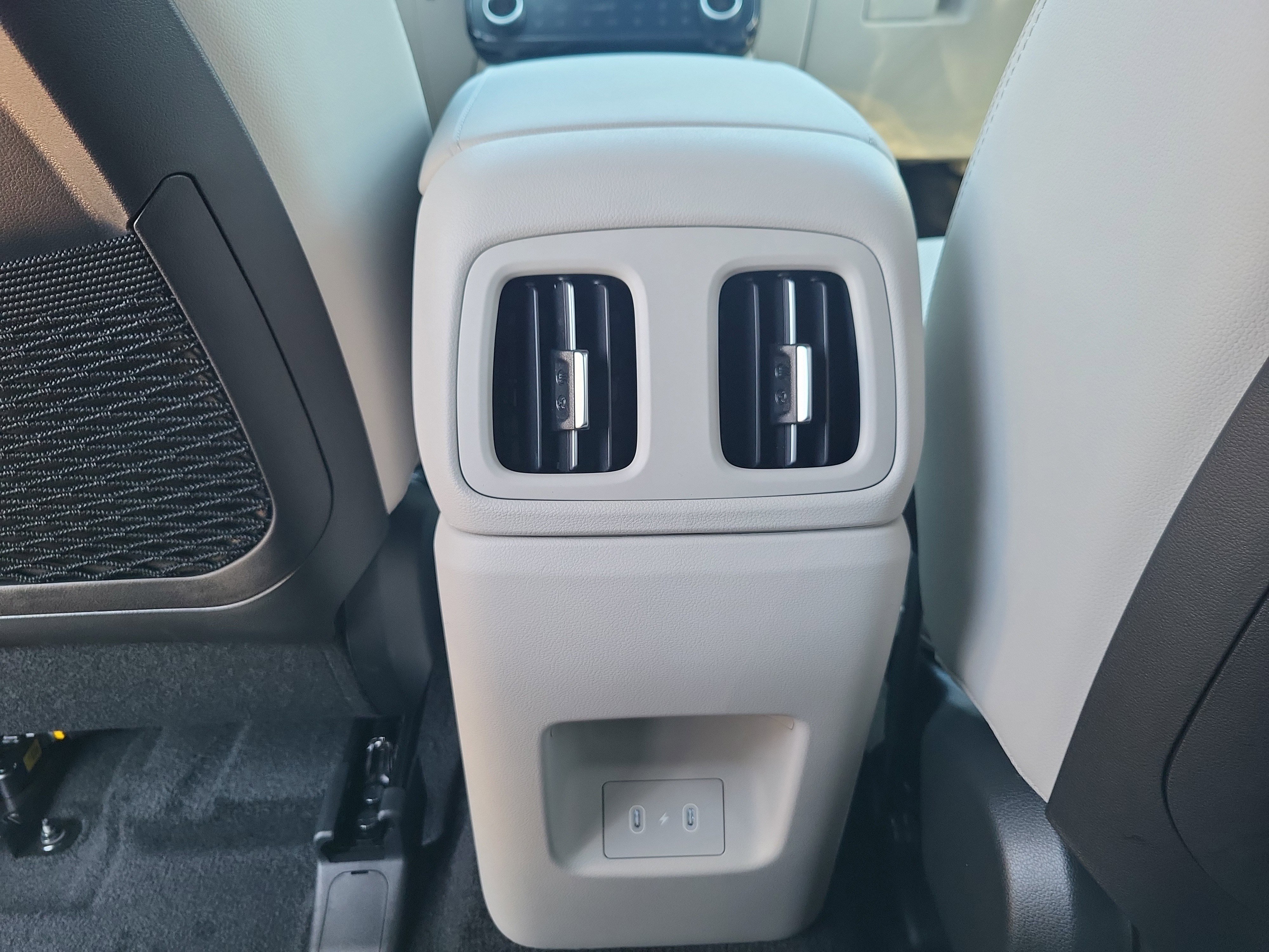 New 2025 Hyundai Tucson Limited w/ Tow & Go Package image 11