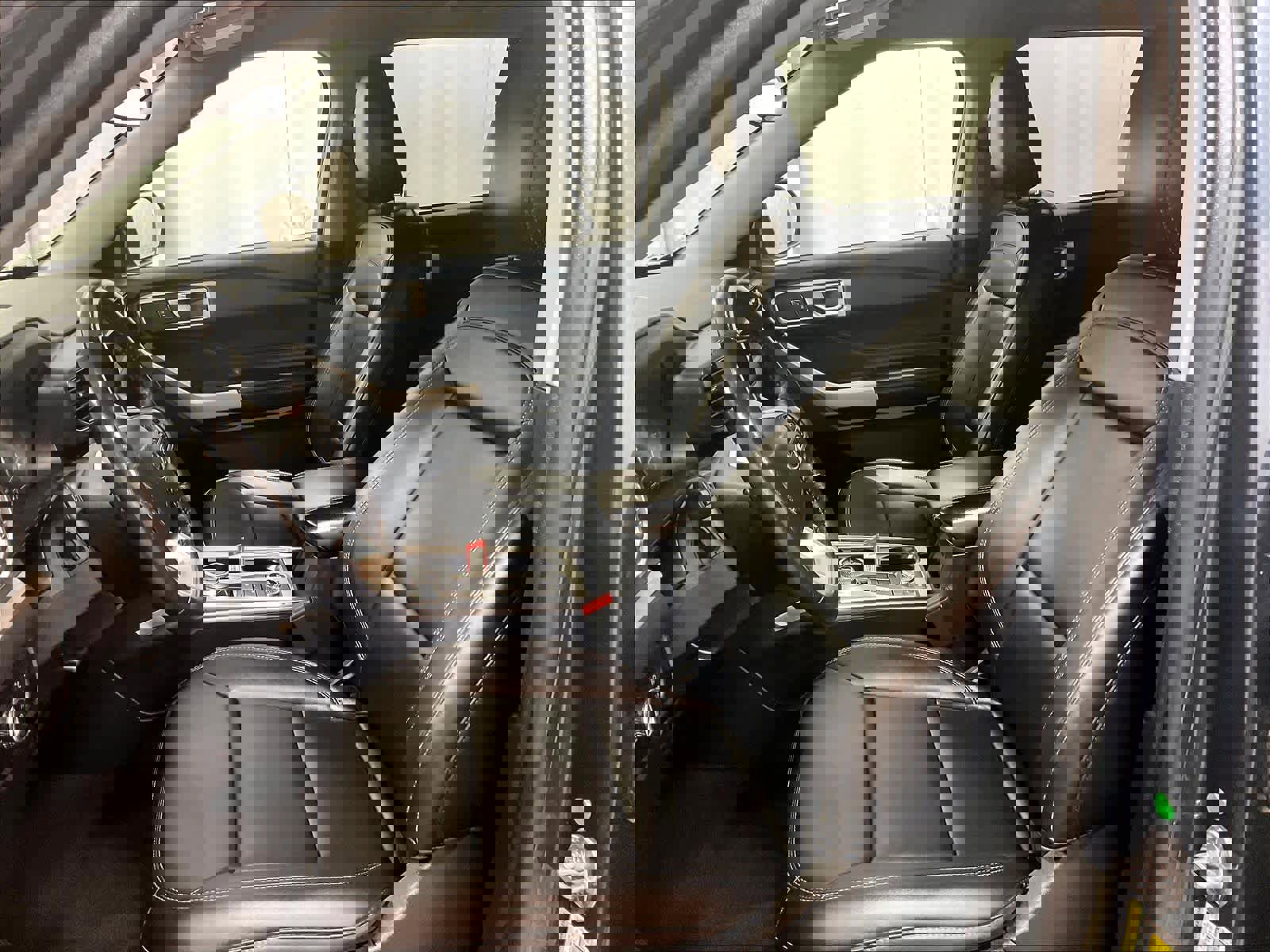 Used 2023 Ford Explorer XLT w/ Equipment Group 202A image 9