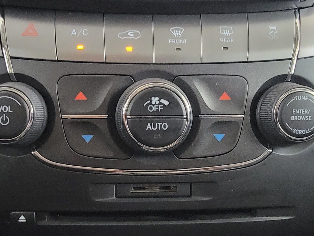 Used 2018 Dodge Journey Crossroad w/ Nav & Sun Group FWD image 22