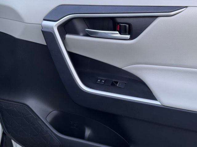 Used 2024 Toyota RAV4 XLE image 41