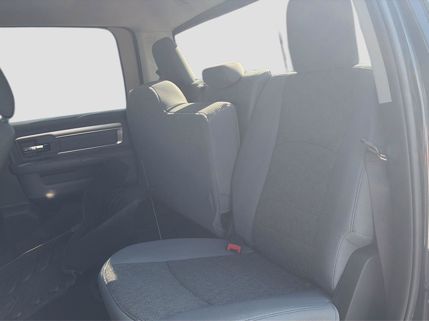 Used 2018 RAM 1500 SLT AWD/4WD image 12