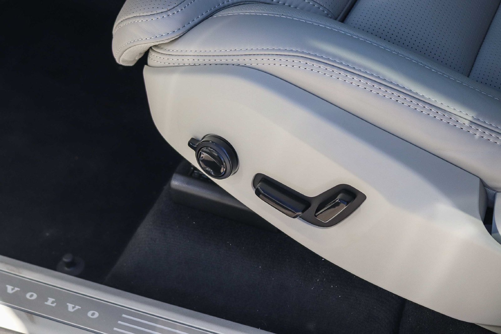 New 2027 Volvo XC90 B6 Ultra AWD/4WD image 21