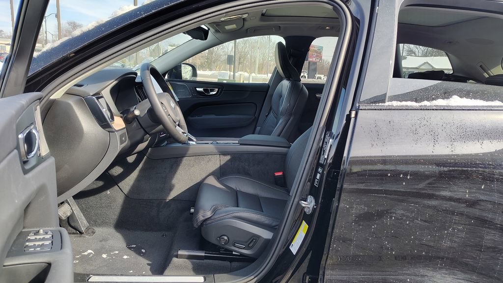 New 2026 Volvo XC60 B5 Ultra w/ Protection Package Premier image 7