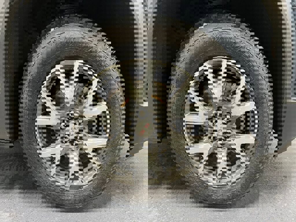 Used 2020 GMC Acadia SLE w/ Driver Convenience Package image 16