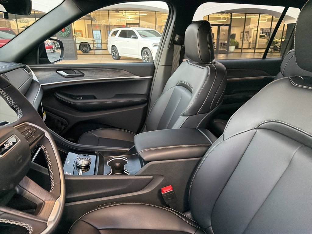 New 2025 Jeep Grand Cherokee L Limited image 27