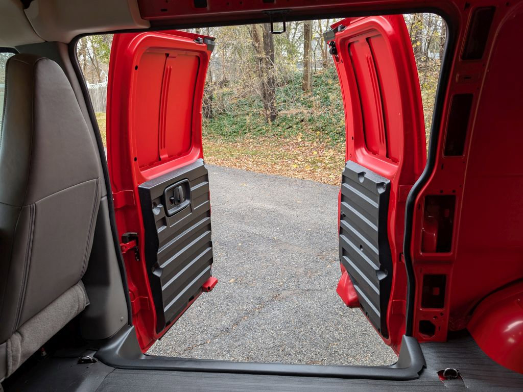 New 2025 GMC Savana 3500 image 31