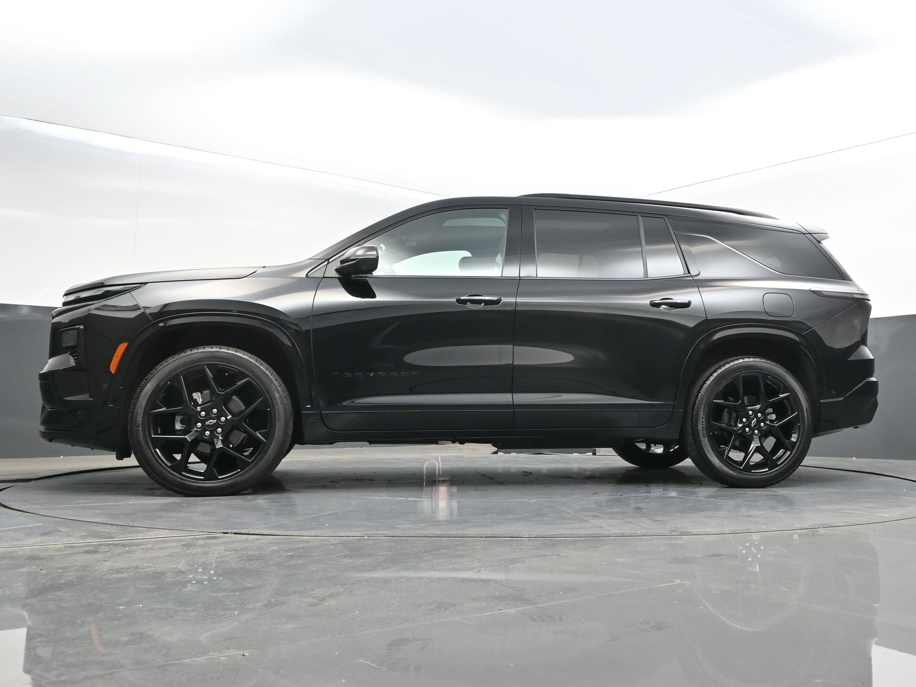 Certified 2024 Chevrolet Traverse RS FWD image 49