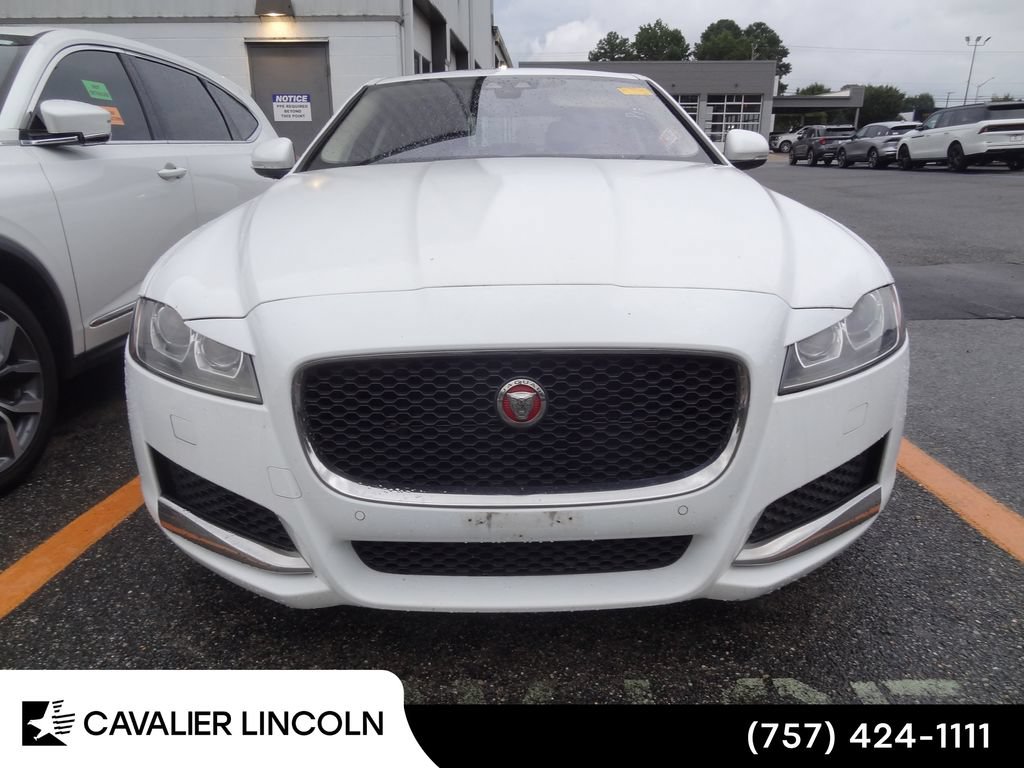 Used 2019 Jaguar XF Prestige AWD/4WD image 2
