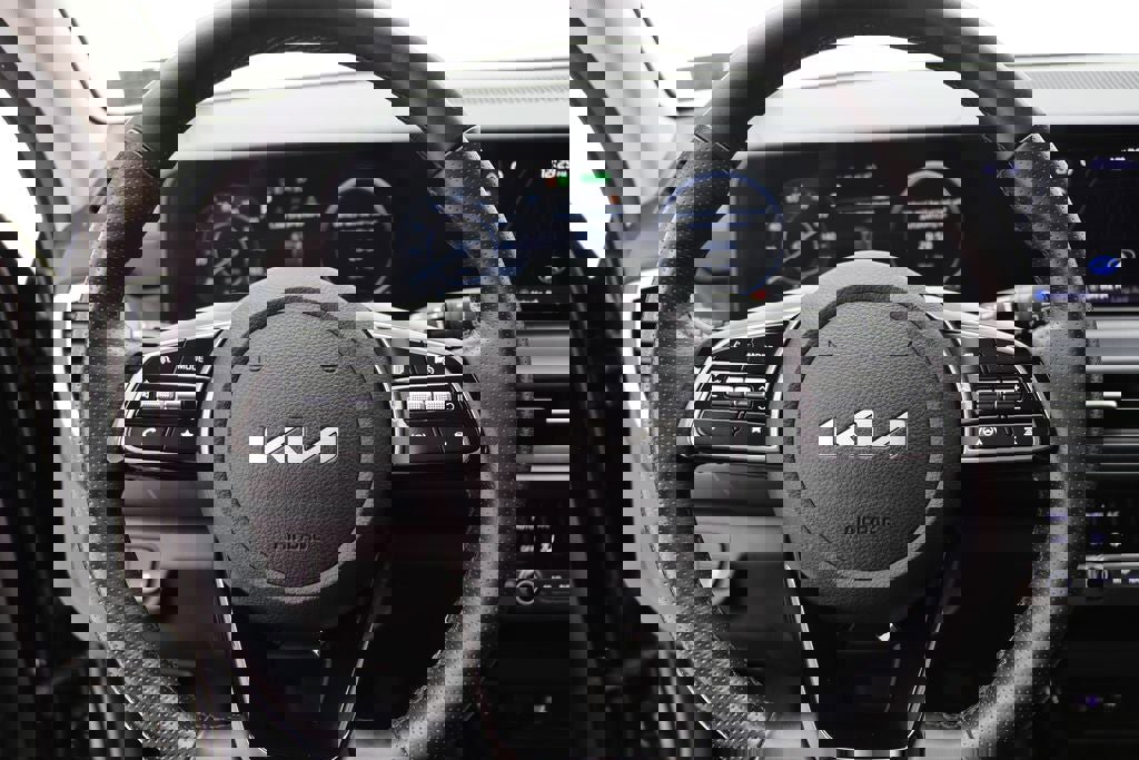 Used 2024 Kia Seltos SX image 17