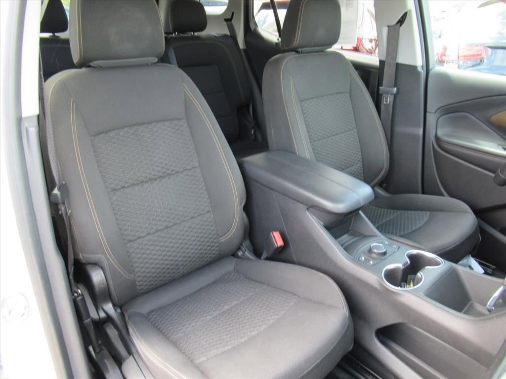 Used 2018 GMC Terrain SLE w/ Driver Convenience Package FWD image 9