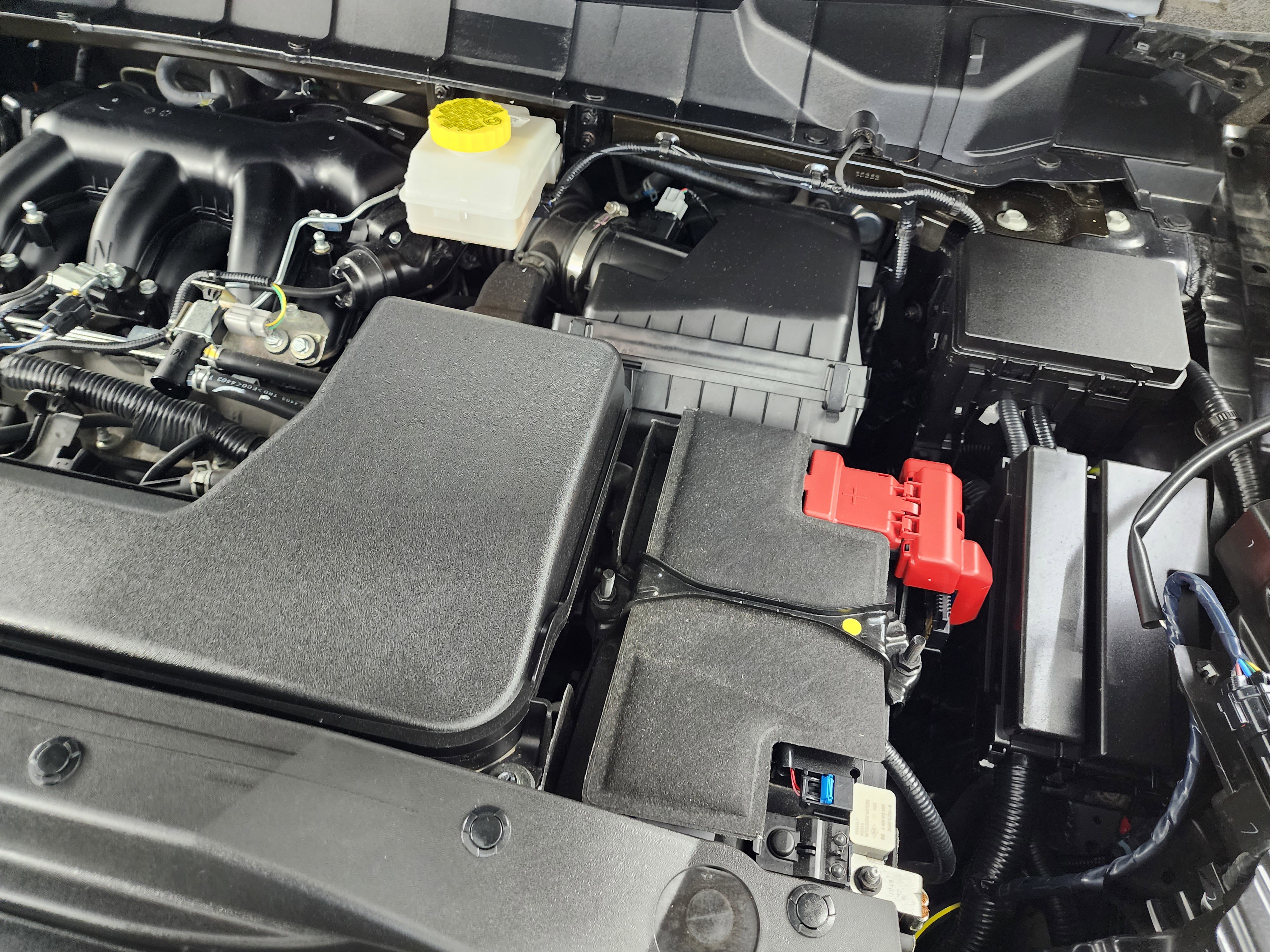 Used 2025 Nissan Pathfinder SV image 19