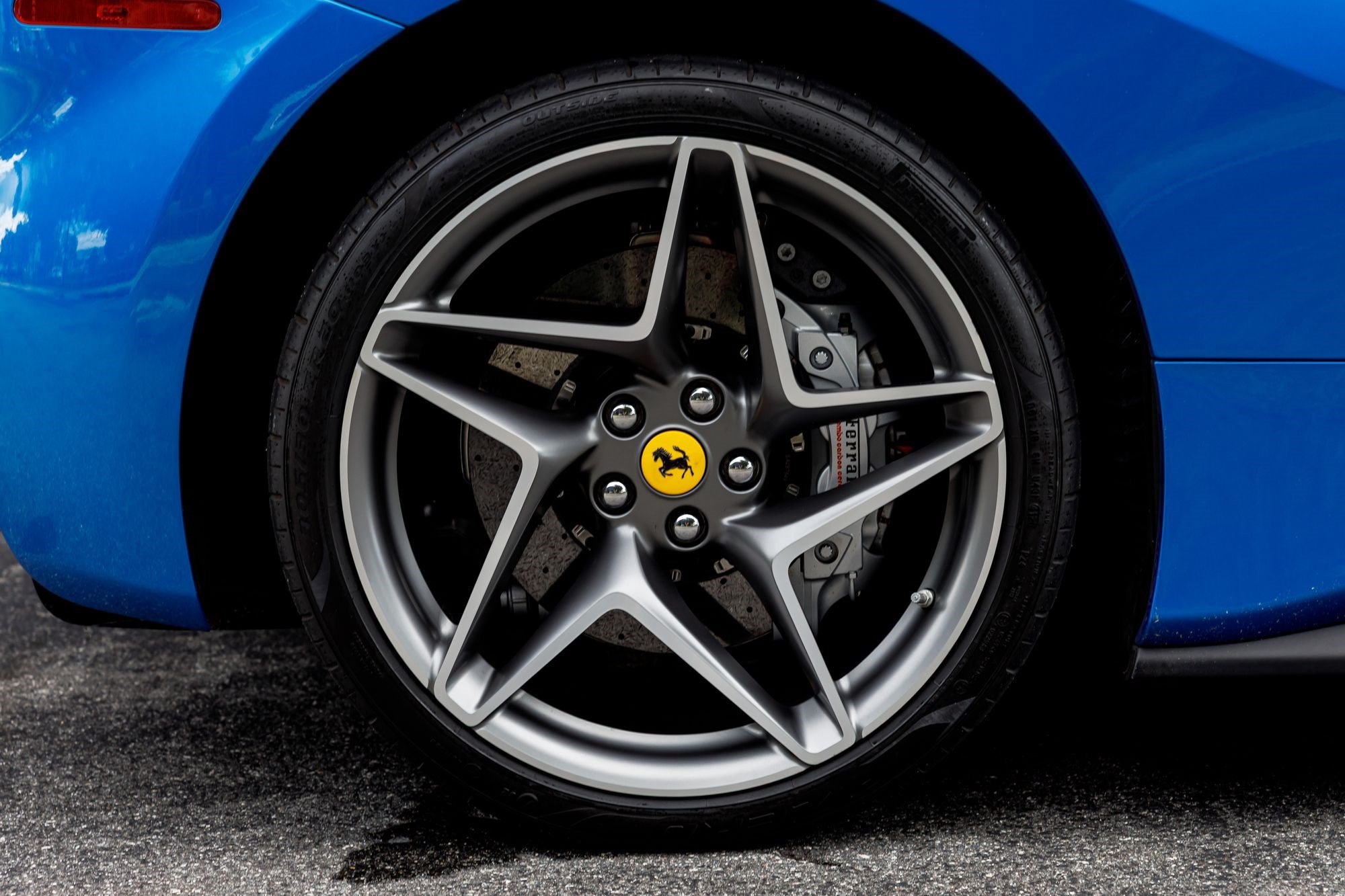 Used 2019 Ferrari 488 Spider RWD image 18