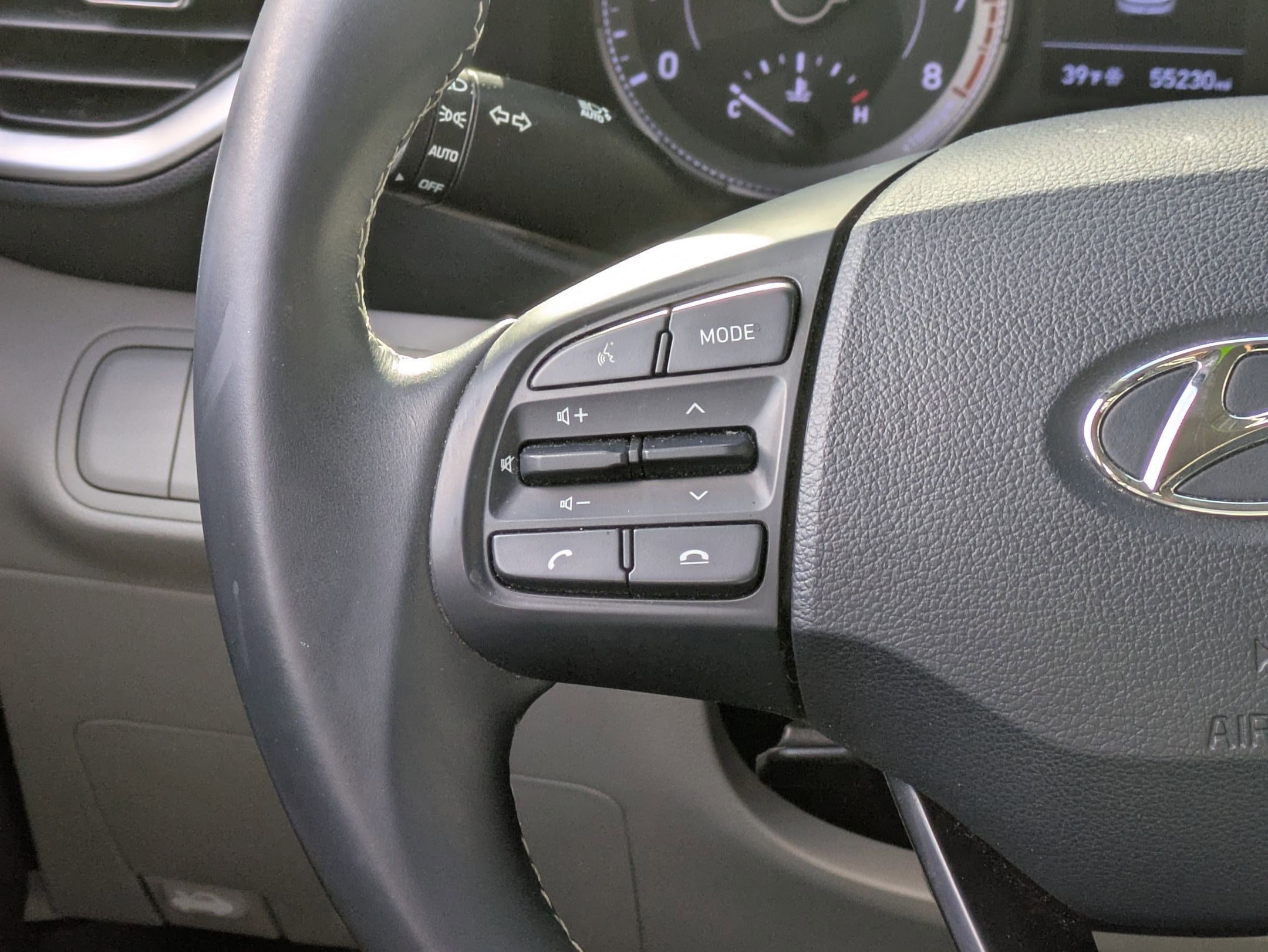 Certified 2021 Hyundai Venue image 13