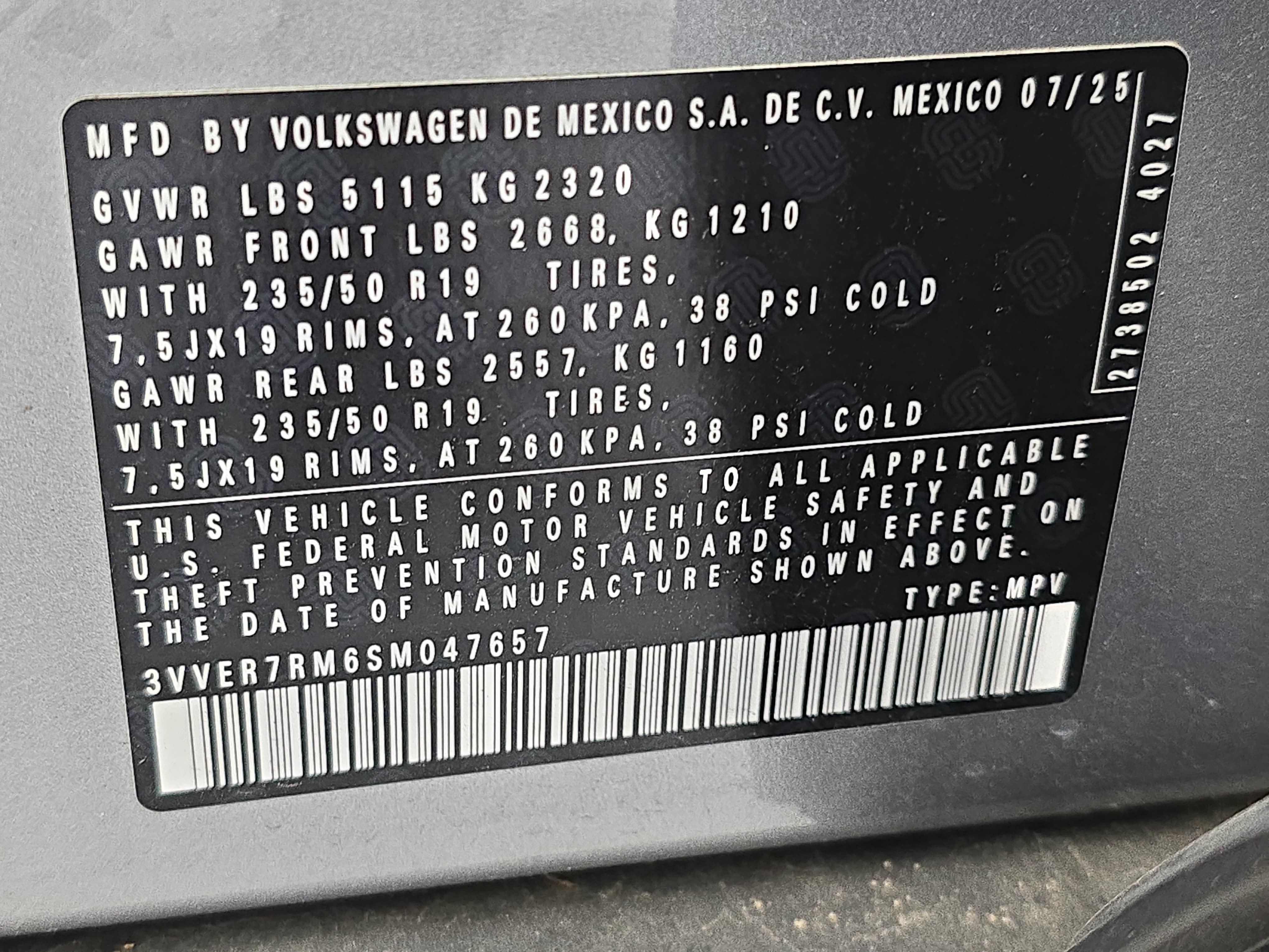 Used 2025 Volkswagen Tiguan SE AWD/4WD image 35