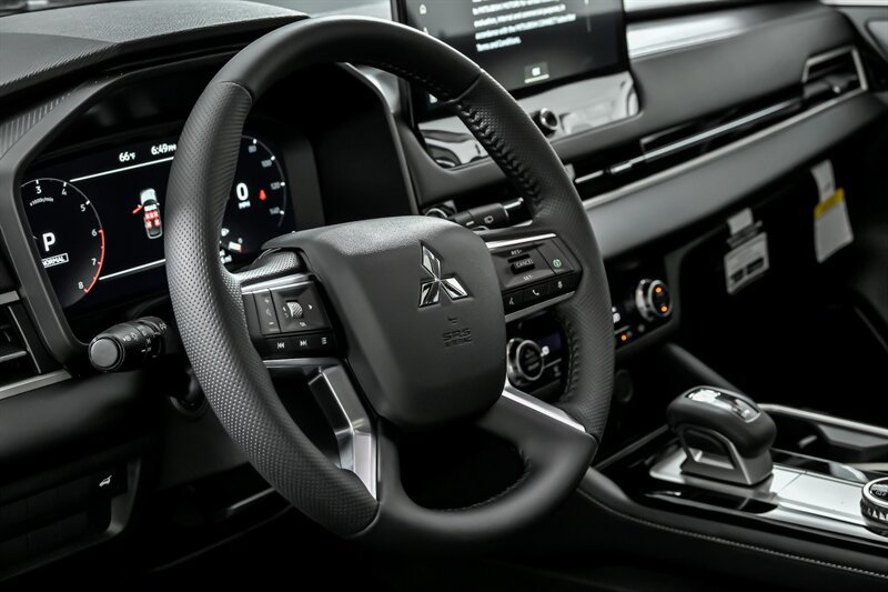New 2026 Mitsubishi Outlander SE AWD/4WD image 15