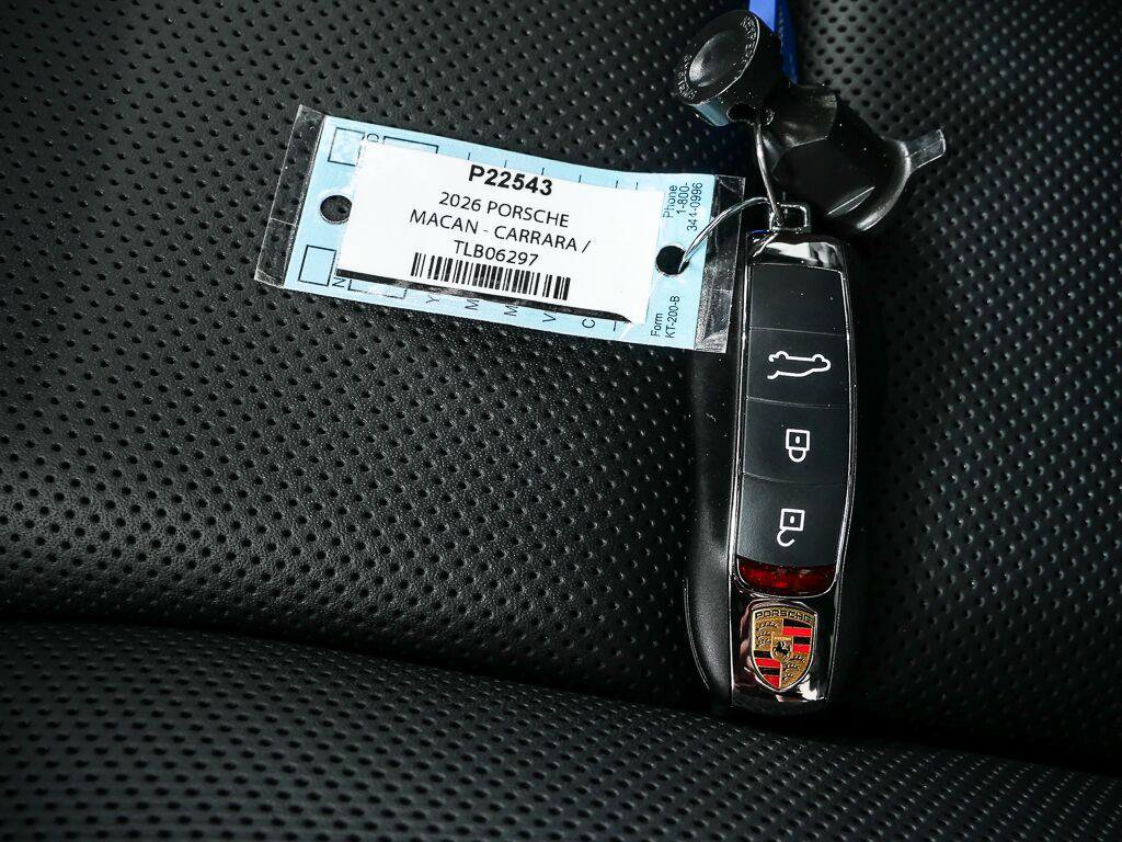 Certified 2026 Porsche Macan Turbo AWD/4WD image 40