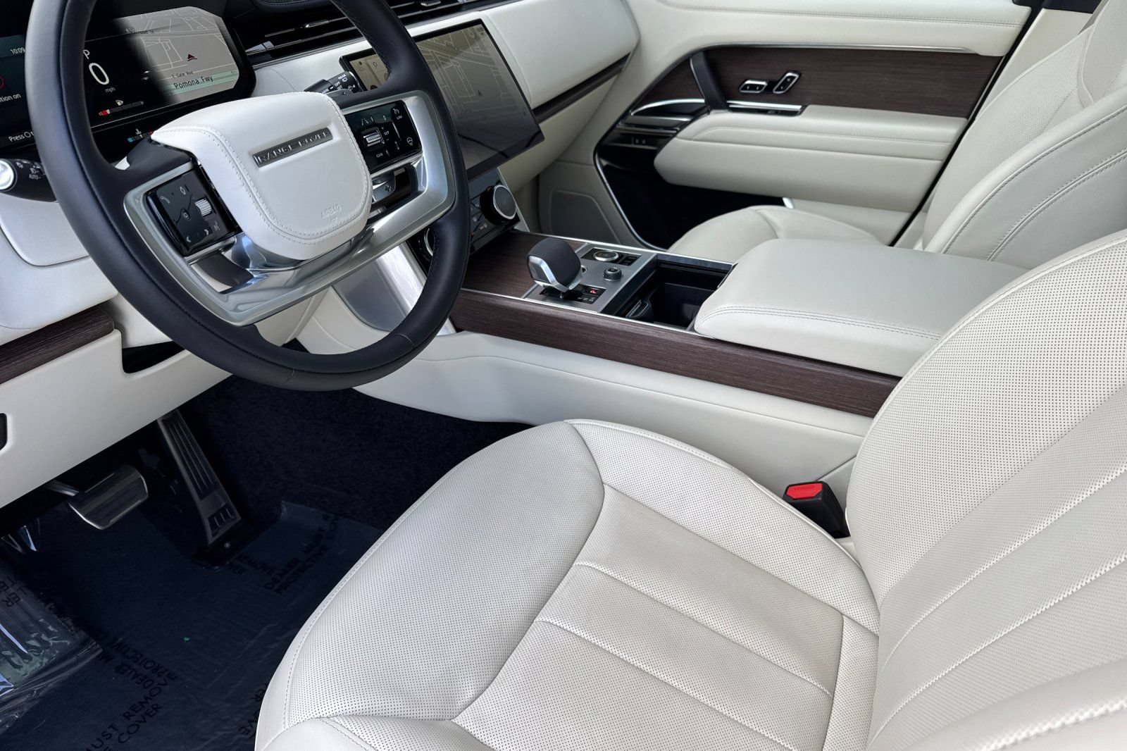 Used 2023 Land Rover Range Rover SE AWD/4WD image 9