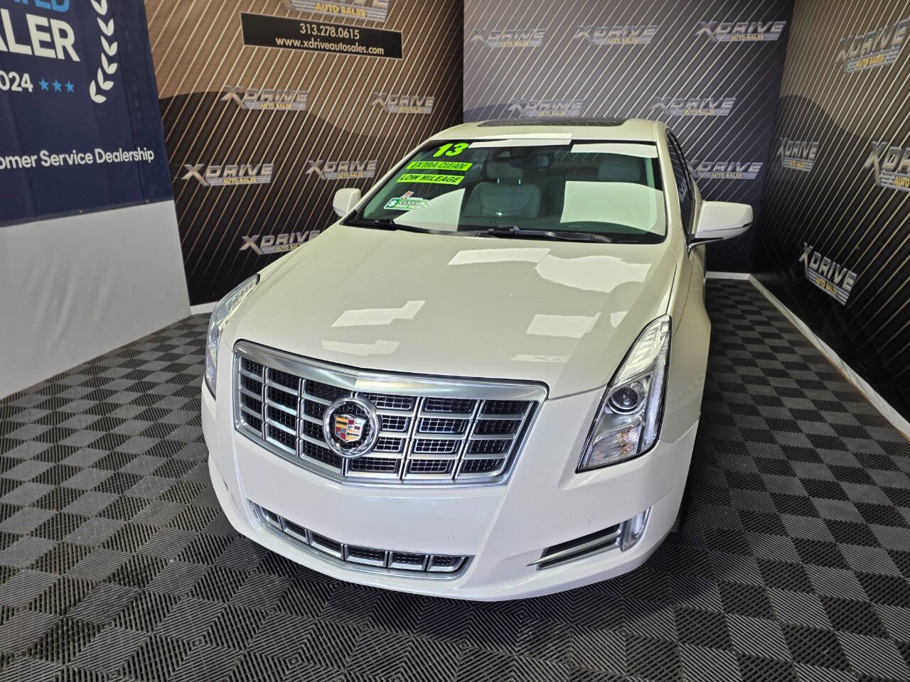 Used 2013 Cadillac XTS Luxury w/ Driver Awareness Package FWD image 3