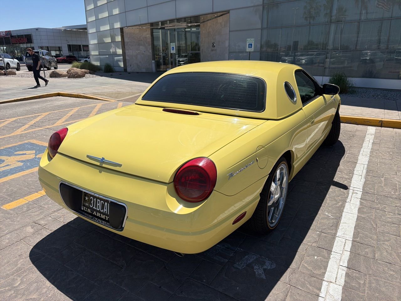 Used 2002 Ford Thunderbird image 13