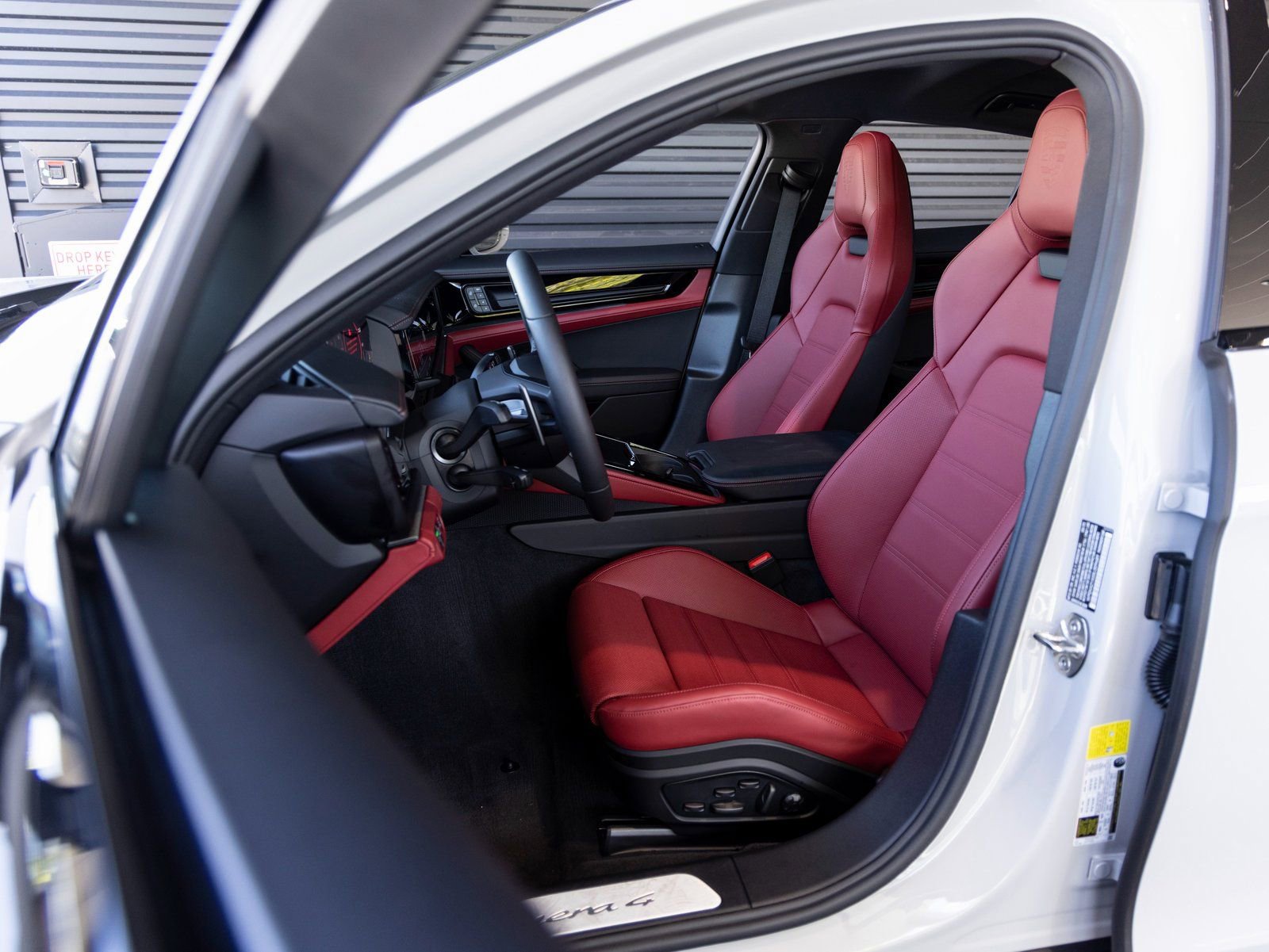 Used 2025 Porsche Panamera 4 image 5