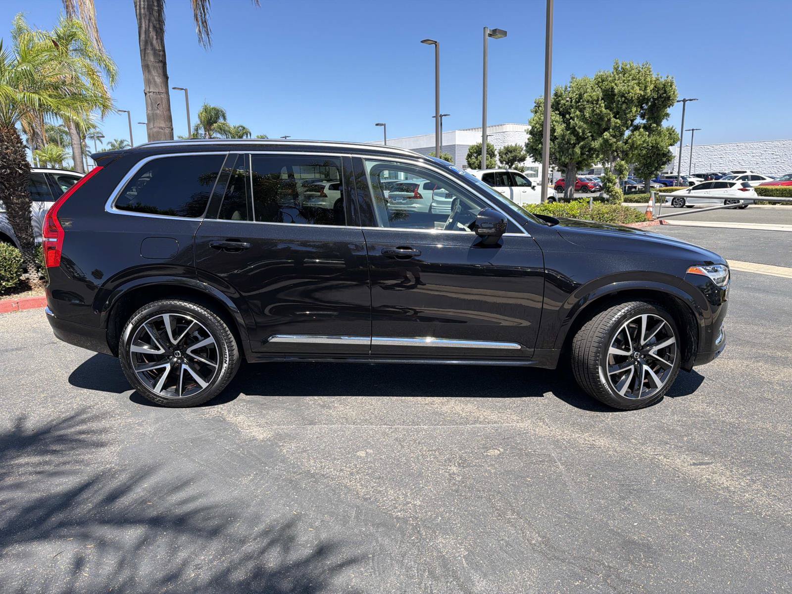 Certified 2023 Volvo XC90 B6 Plus w/ Protection Package Premier AWD/4WD image 4