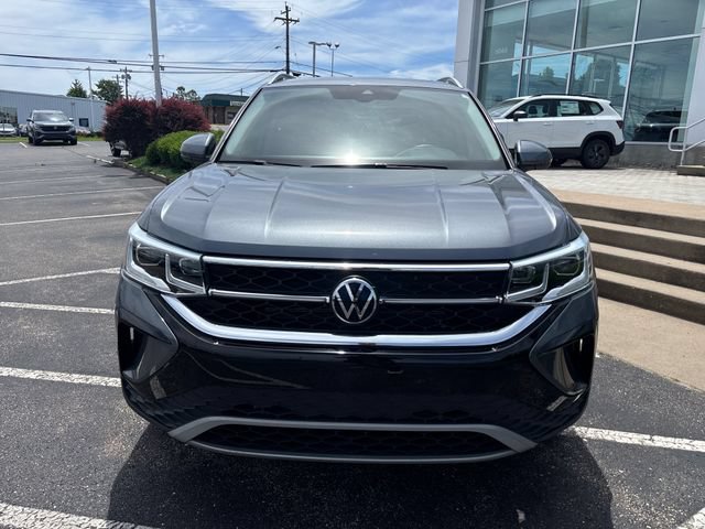 Certified 2023 Volkswagen Taos SEL AWD/4WD image 10