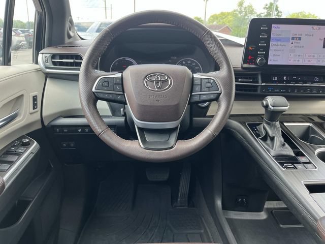 Used 2022 Toyota Sienna Platinum FWD image 14