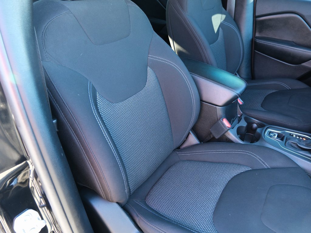 Used 2021 Jeep Cherokee Latitude image 30