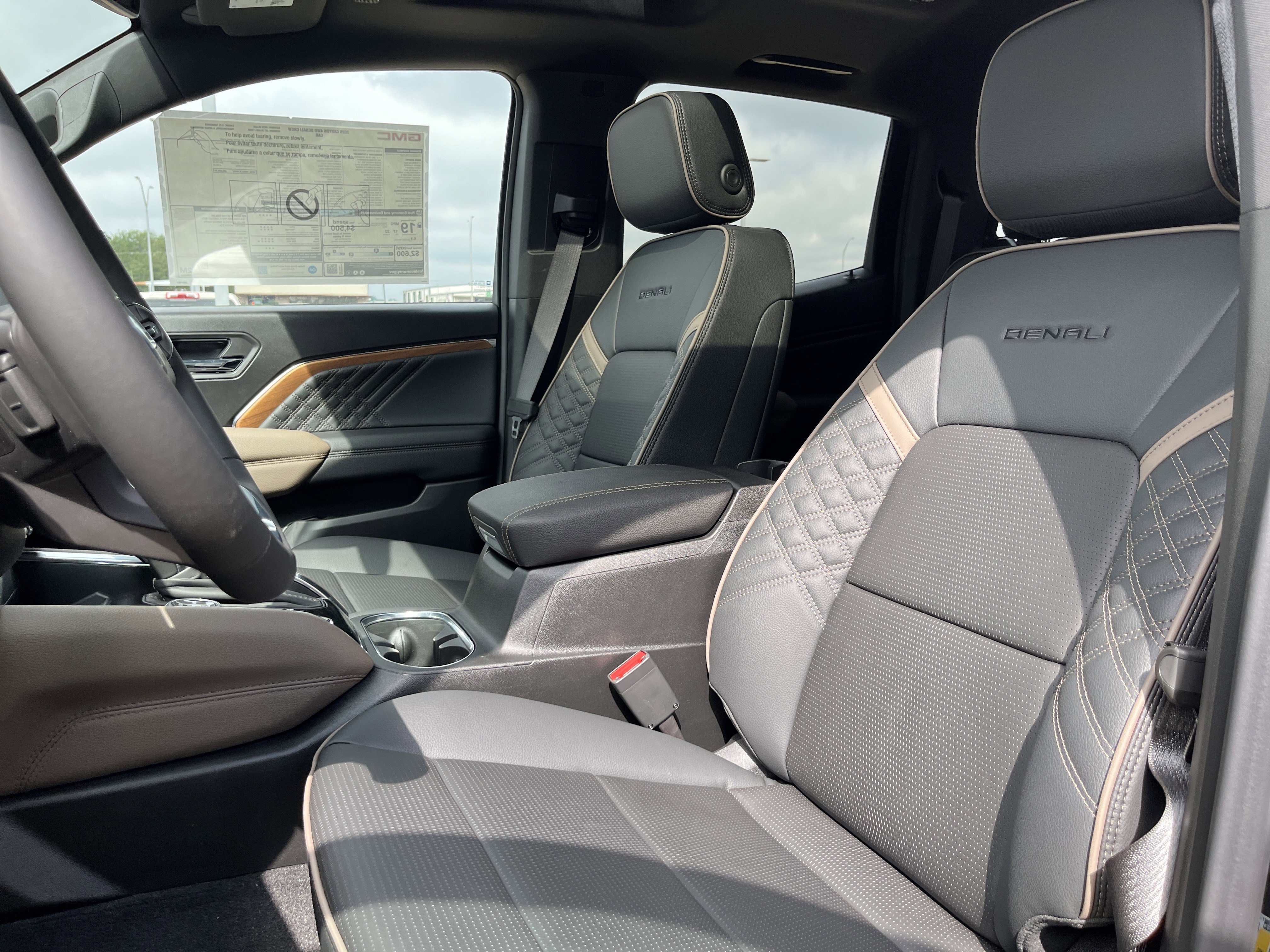 New 2026 GMC Canyon Denali AWD/4WD image 9