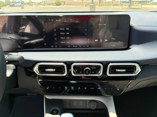 New 2026 Nissan Sentra SL w/ Floor Mat Package FWD image 18