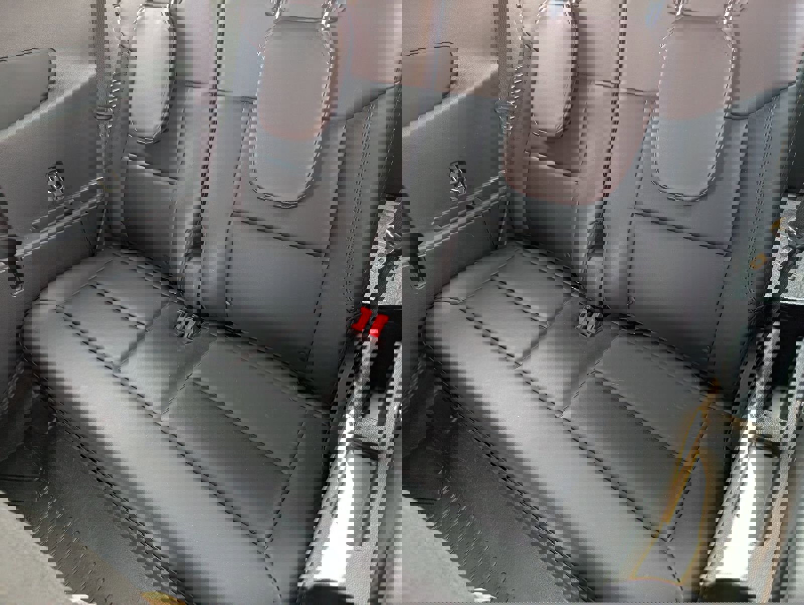 Used 2022 Ford Explorer Platinum w/ Equipment Group 601A image 32