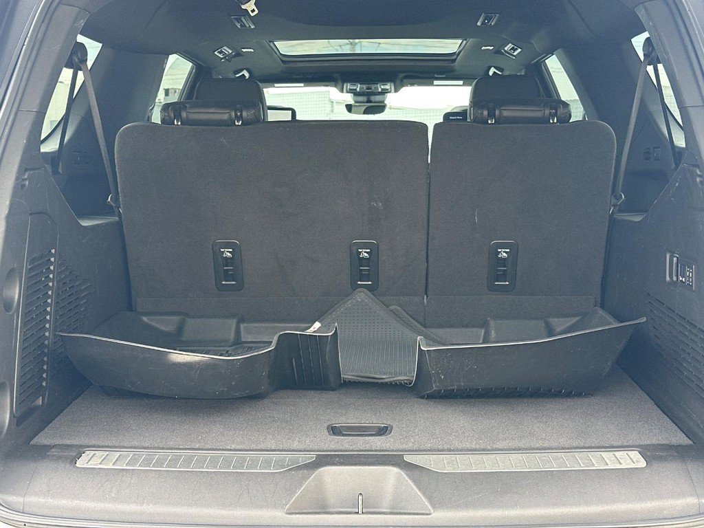 Used 2024 GMC Yukon XL Denali w/ Denali Reserve Package image 6