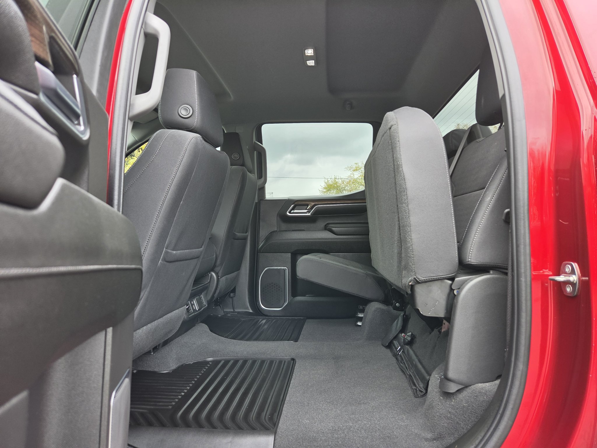 Used 2023 Chevrolet Silverado 1500 LT AWD/4WD image 22