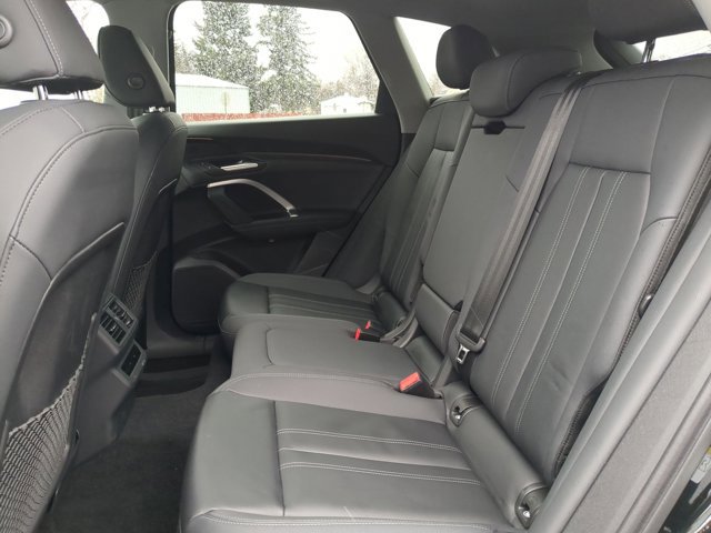 Used 2025 Audi Q5 Premium w/ Convenience Package image 20