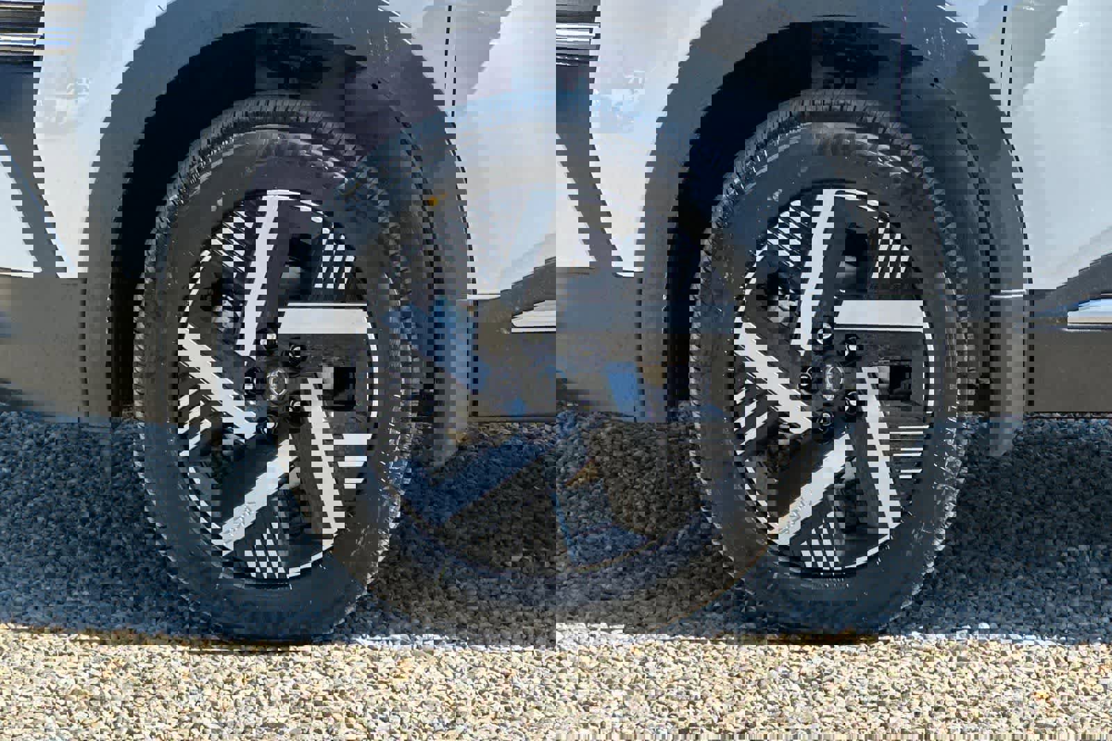 New 2026 Nissan Kicks SV image 30