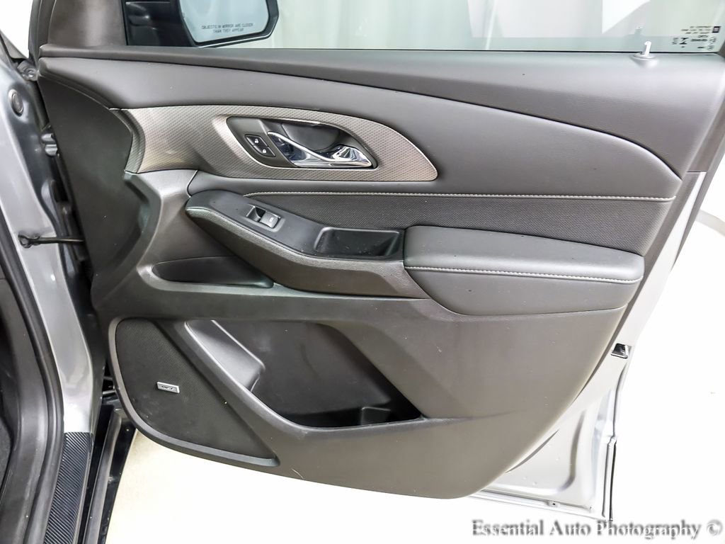 Used 2023 Chevrolet Traverse Premier w/ Redline Edition image 27