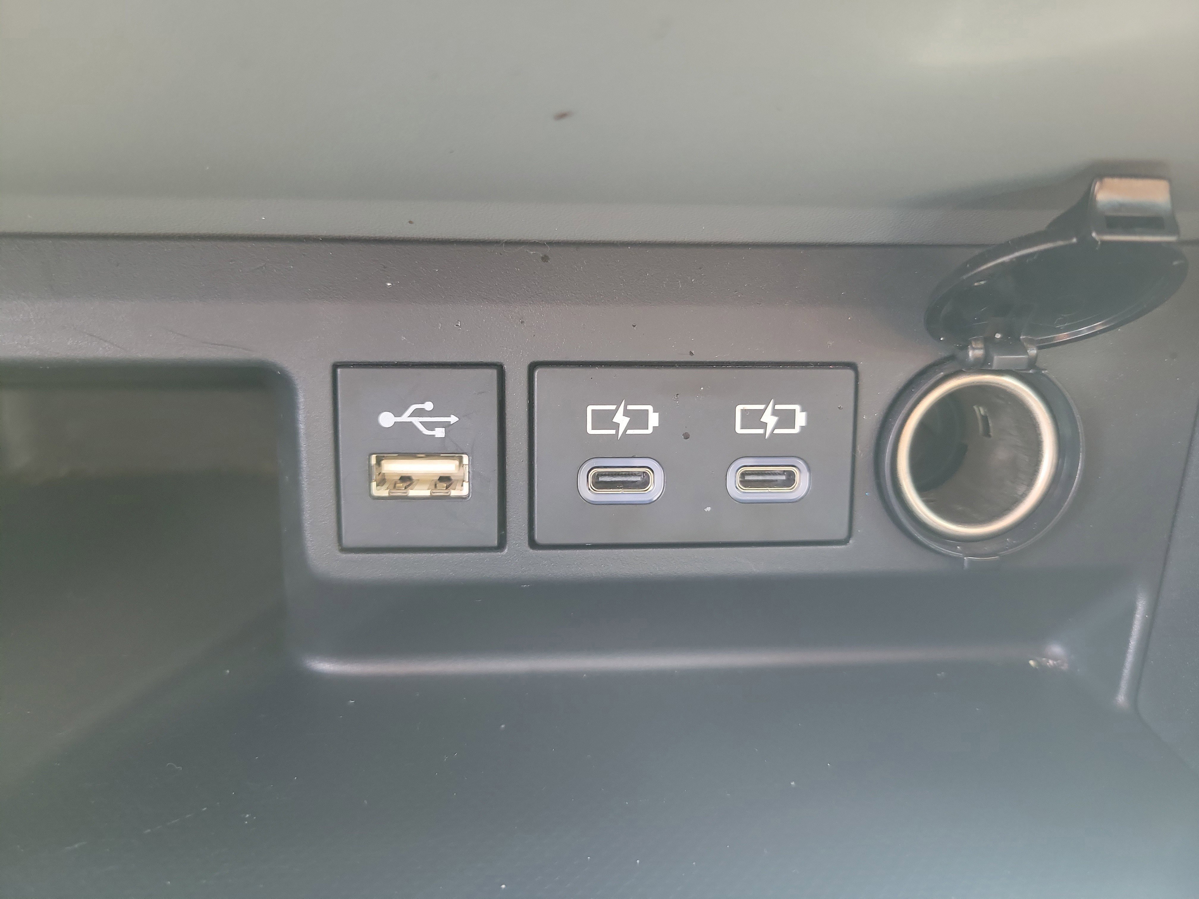 Used 2023 Toyota Highlander XLE image 29