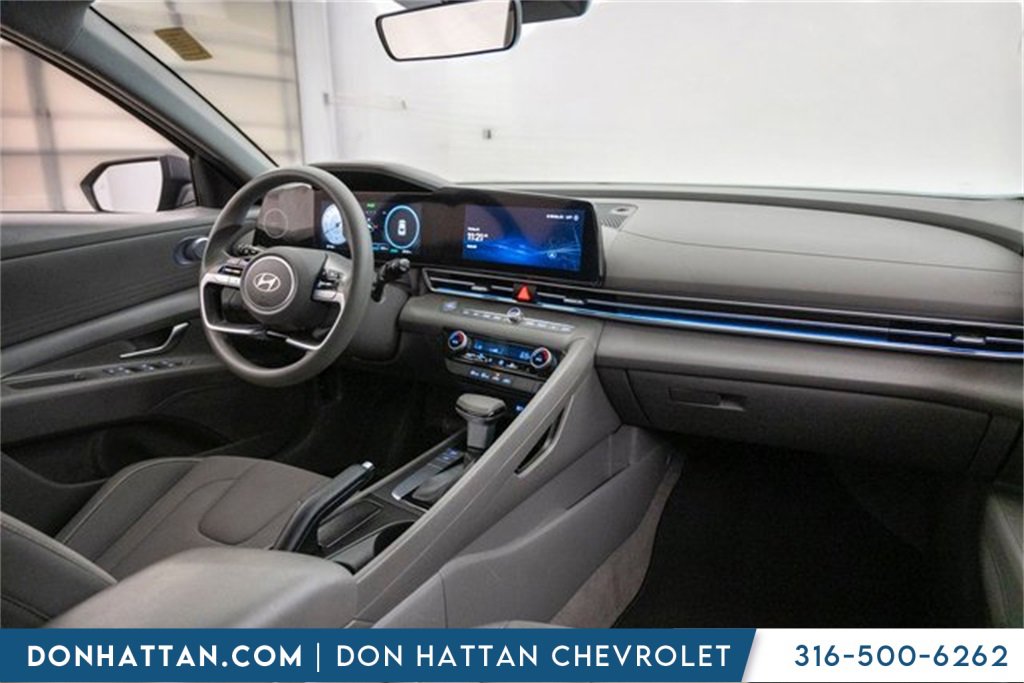 Used 2024 Hyundai Elantra SEL image 29