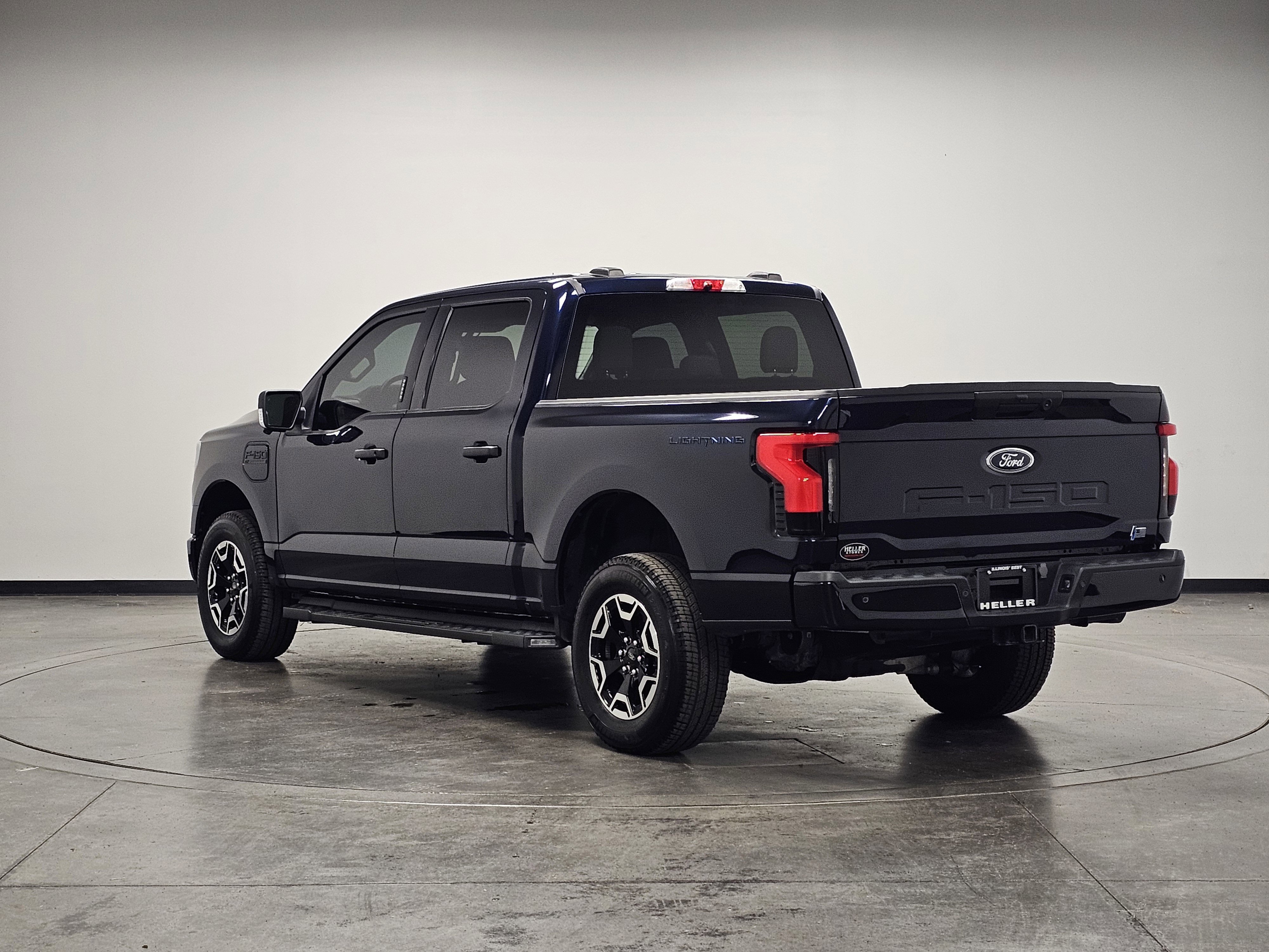 Used 2023 Ford F150 Lightning XLT image 6