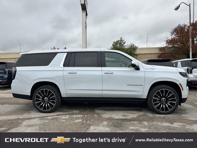 New 2026 Chevrolet Suburban High Country image 3