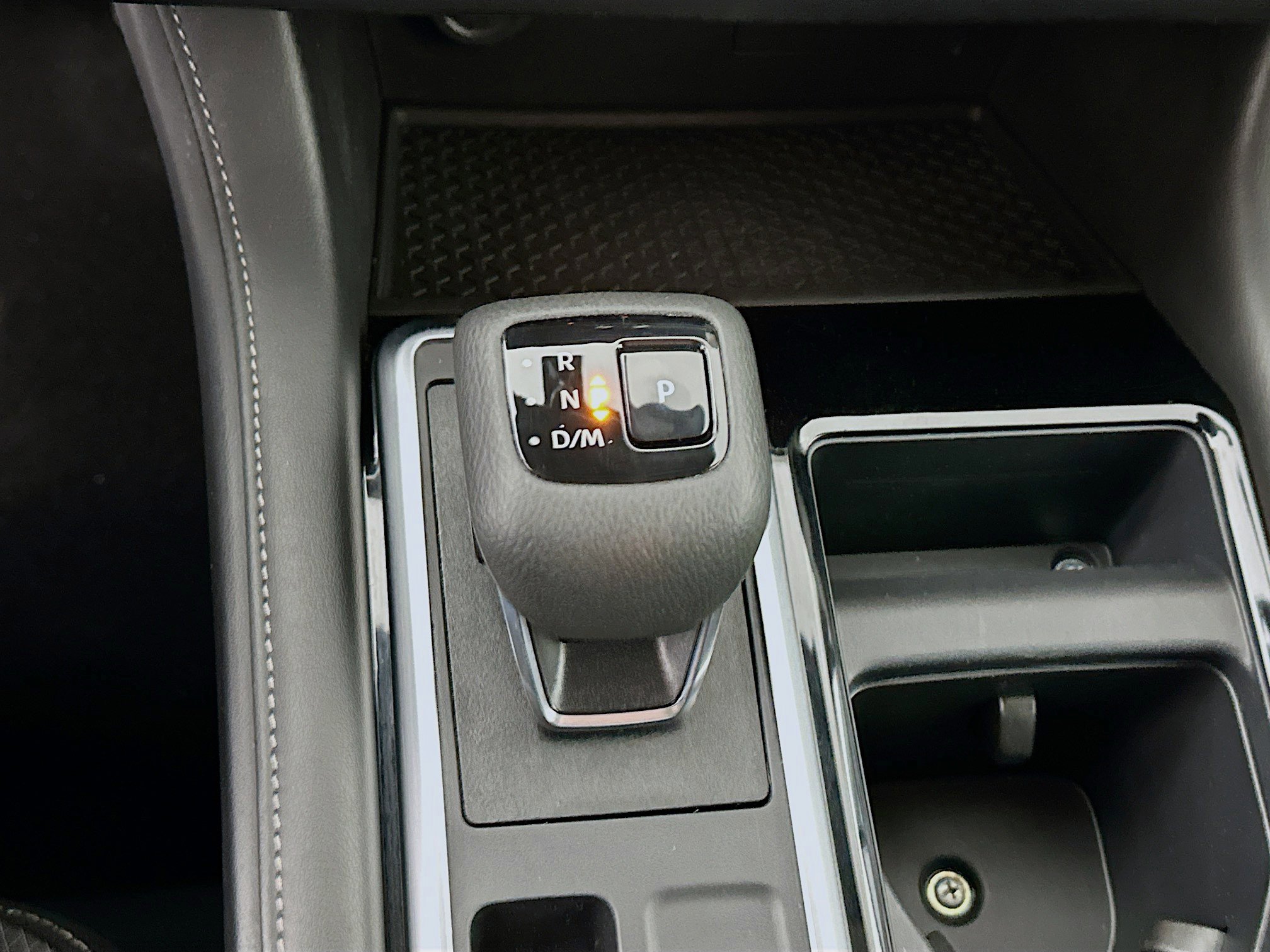 Used 2025 Nissan Pathfinder SV image 24