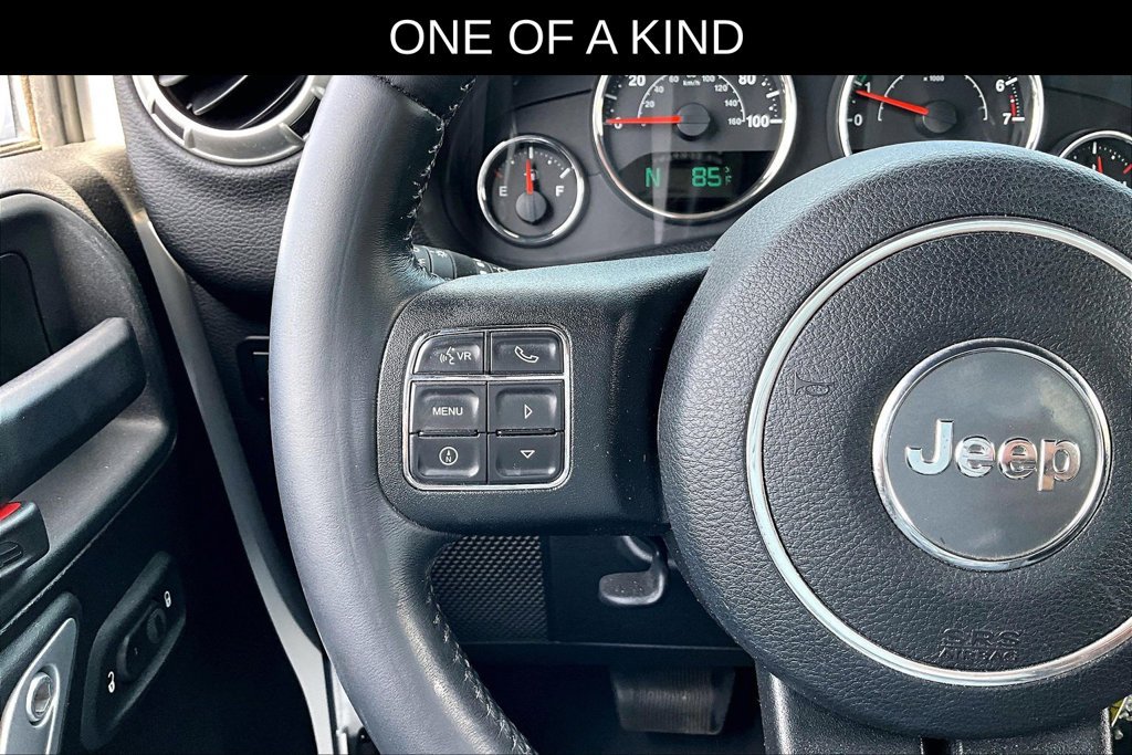 Used 2017 Jeep Wrangler Unlimited Rubicon w/ Connectivity Group AWD/4WD image 13